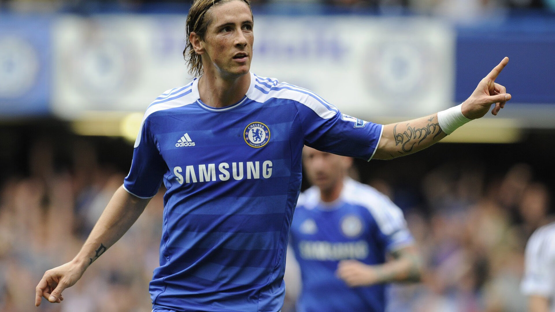 日本骑手吉塔·日特科维奇荣获2024年最佳障碍赛骑手奖，表彰其卓越表现。